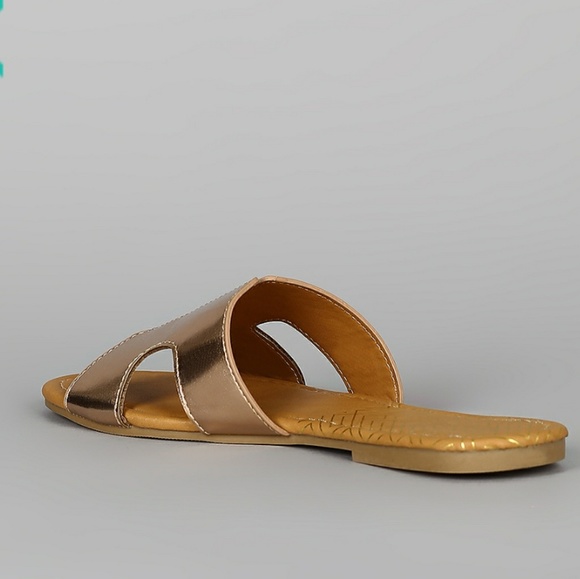 SALE NEW Metallic Rose Gold Slip-on sandals - Picture 6 of 7